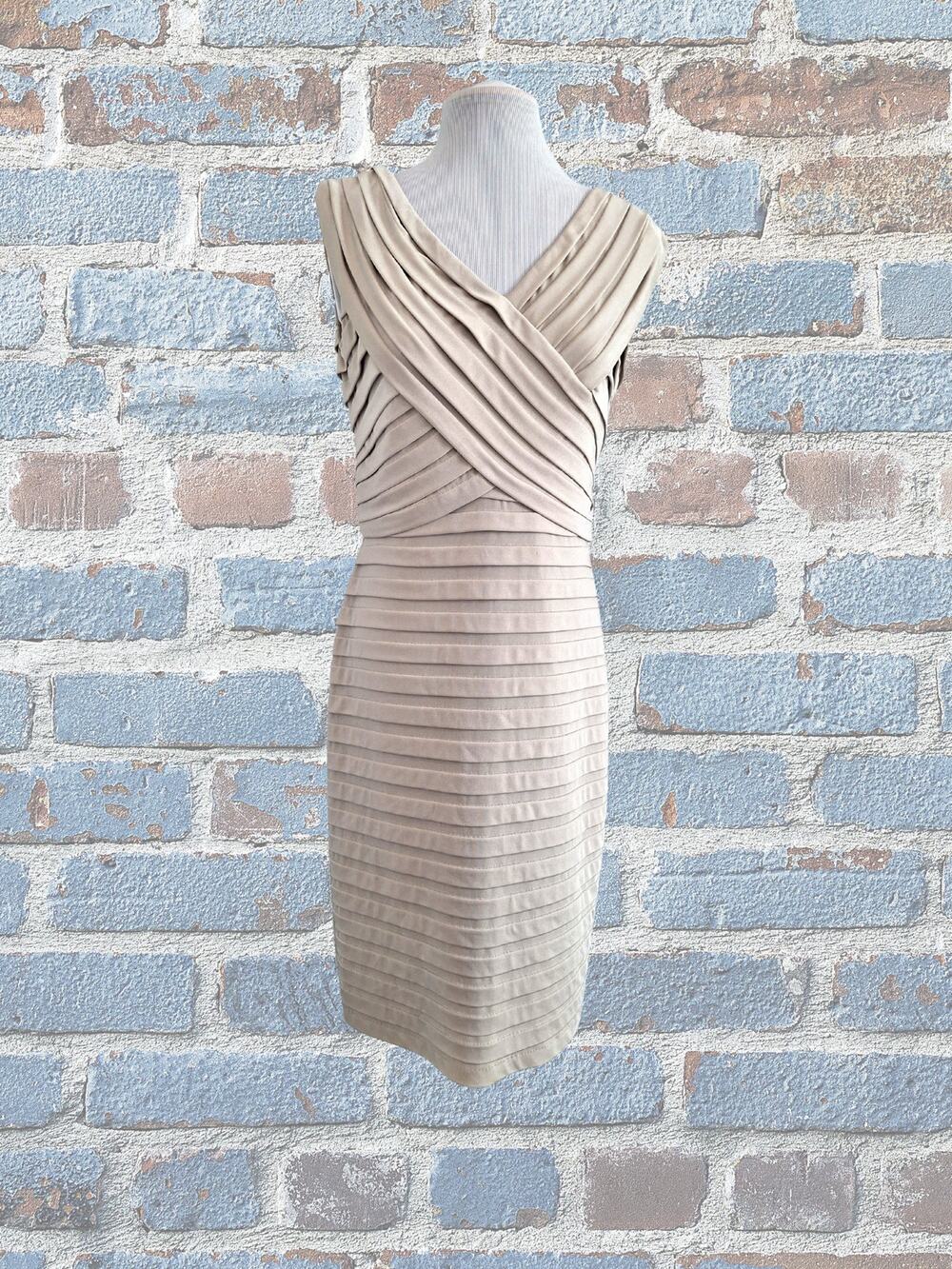 Andre Oliver Cream Colored Dress Size 8 With Zipper in Back